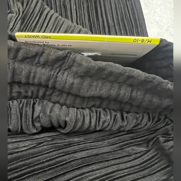 Black Ladies Micro Pleated Pants - Picture 5 of 6